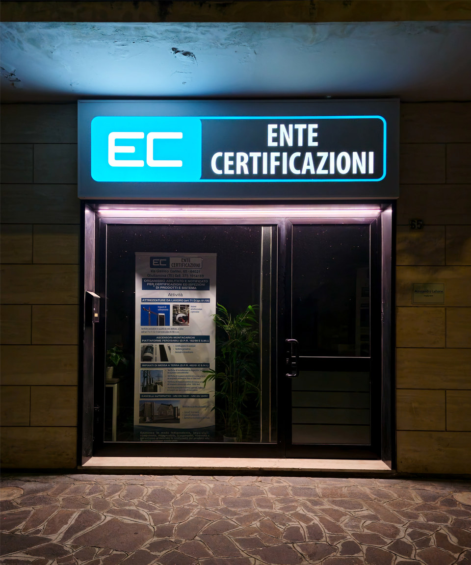 Cassonetto luminoso monofacciale Ente Certificazioni con frontale inciso