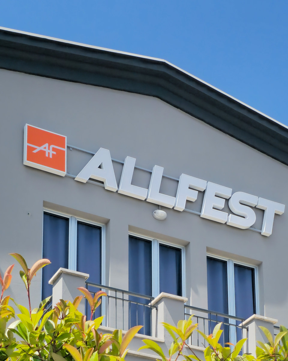 Realizzazione Lettere scatolate a luce diretta per Alfest Corropoli, vista 1