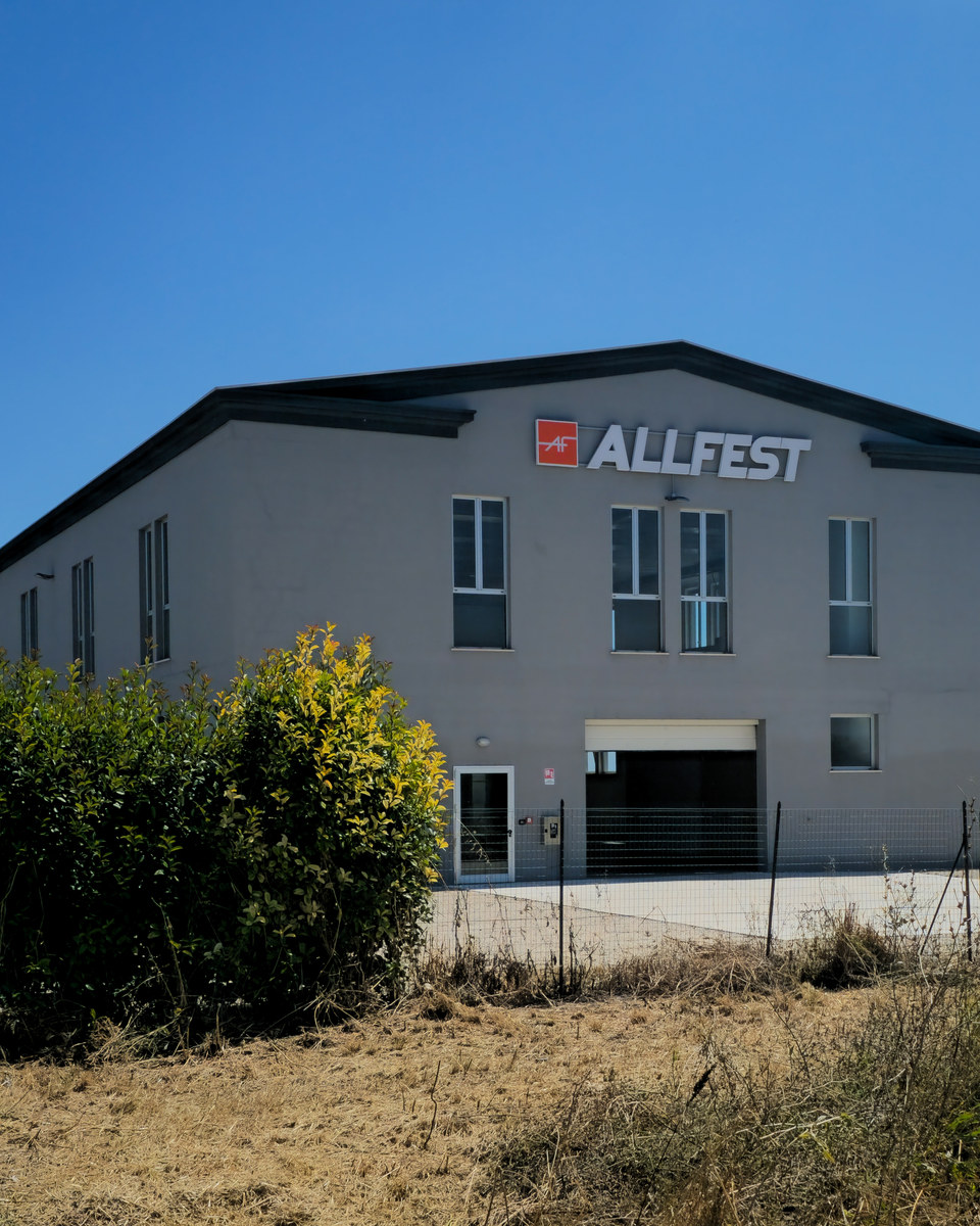 Realizzazione Lettere scatolate a luce diretta per Alfest Corropoli, vista 2