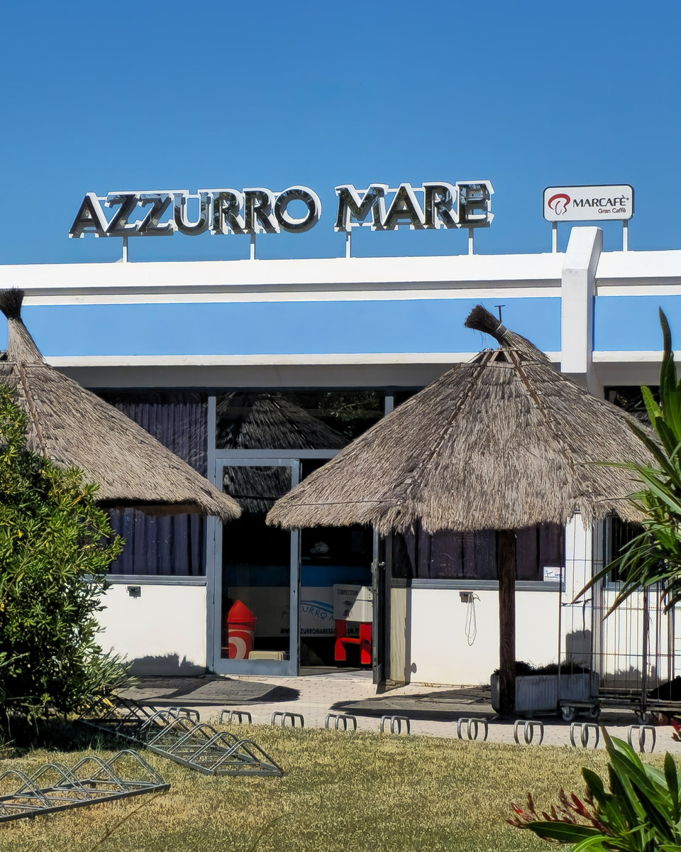 Realizzazione Lettere scatolate a luce riflessa per Azzurro Mare