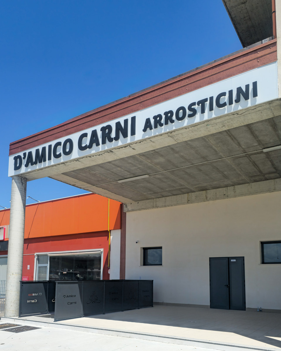 Realizzazione Lettere scatolate a luce riflessa per D'Amico Carni