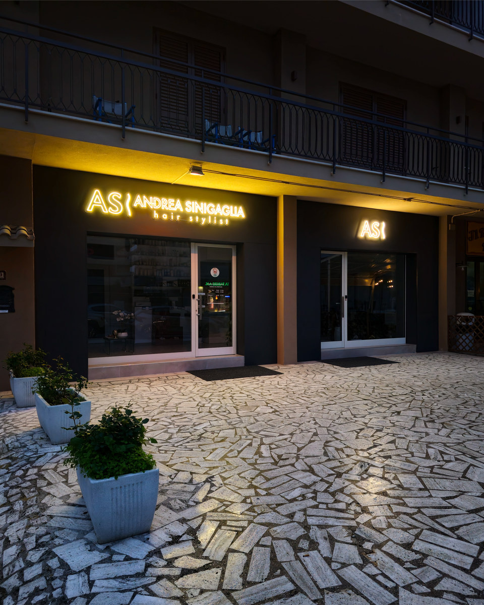 Realizzazione Neon LED per Andrea Sinigaglia