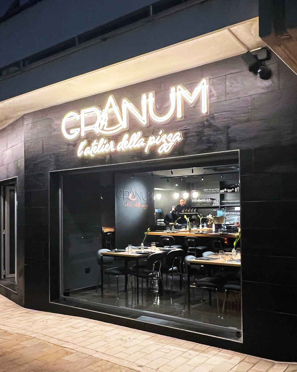 Realizzazione Neon LED per Granum, vista 1