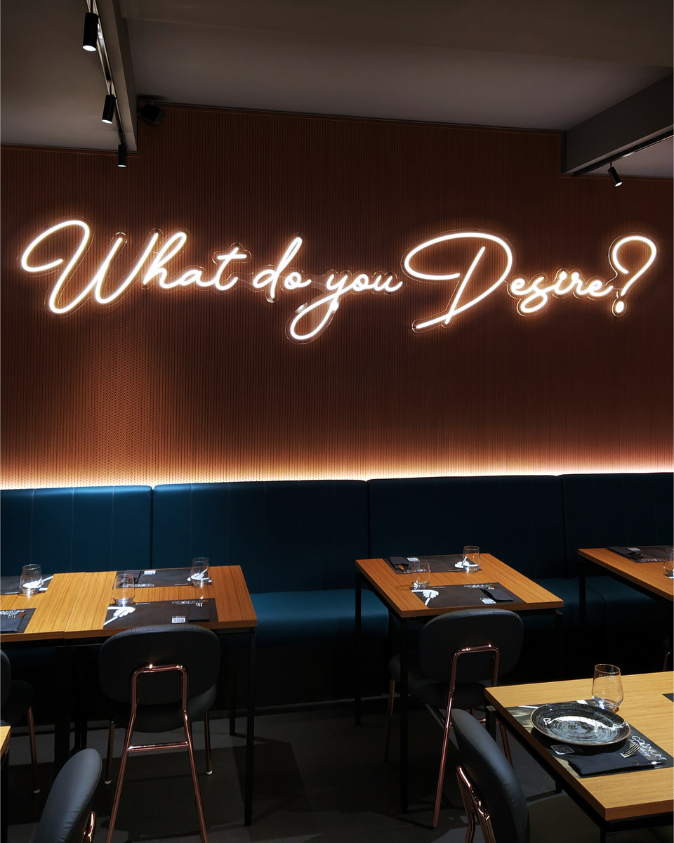 Realizzazione Neon LED per Granum, vista 2