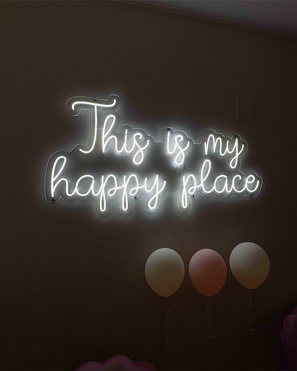 Realizzazione Neon LED per Happy Place
