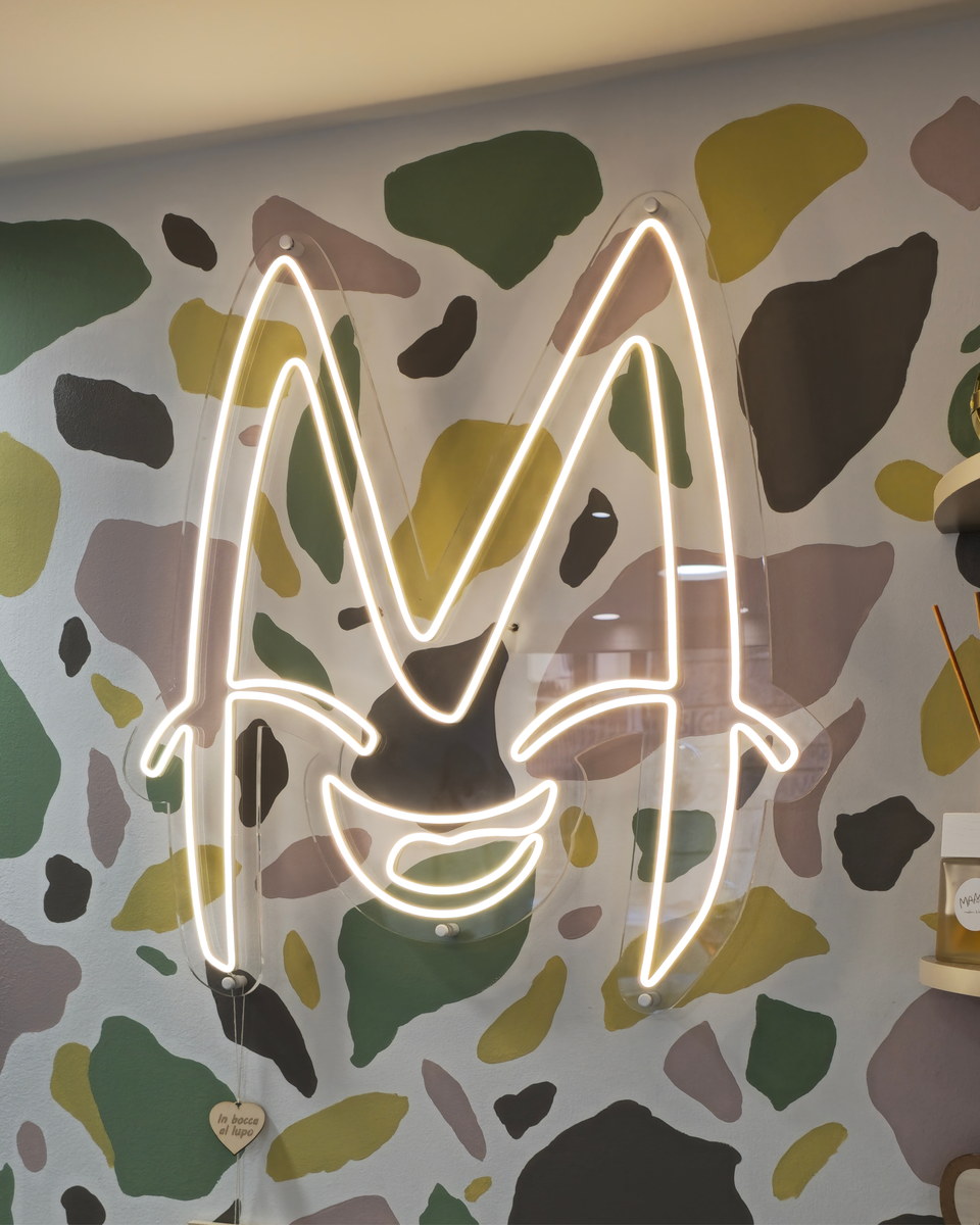 Neon LED per Mamae, vista interna