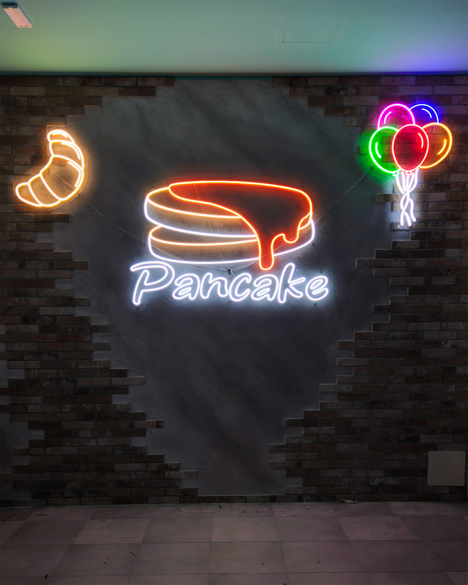 Realizzazione Neon LED per Pancake