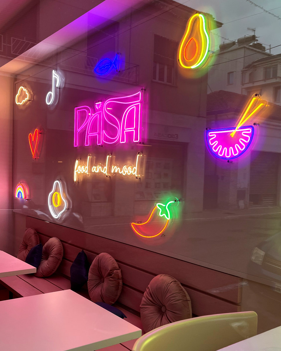 Realizzazione Neon LED per Pasa