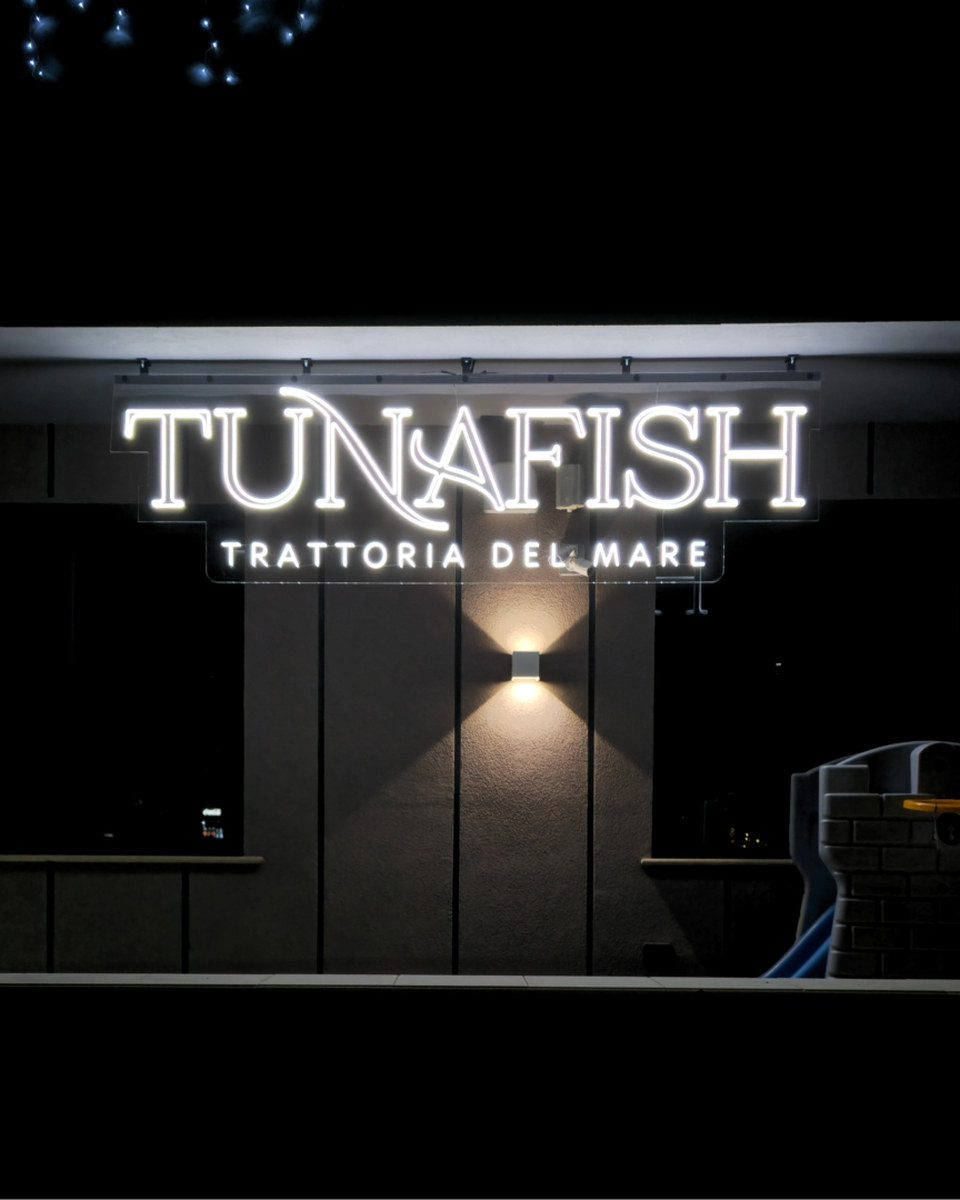 Realizzazione Neon LED per Tunafish