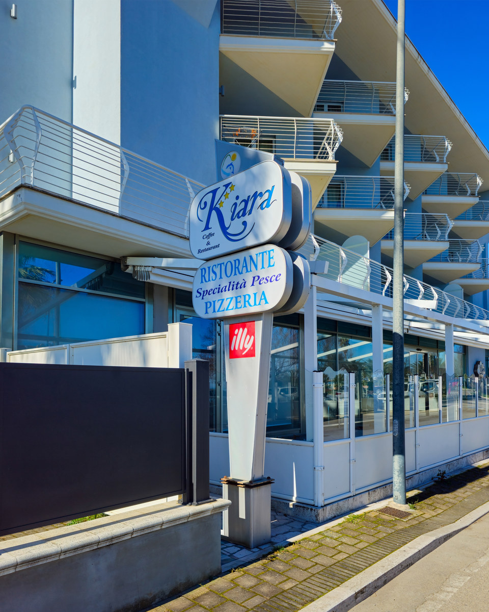Realizzazione Totem per Kiara Ristorante